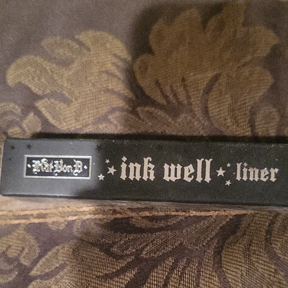 Kat Von D Other - Kat Von D Ink Well Liner Color Lolita
